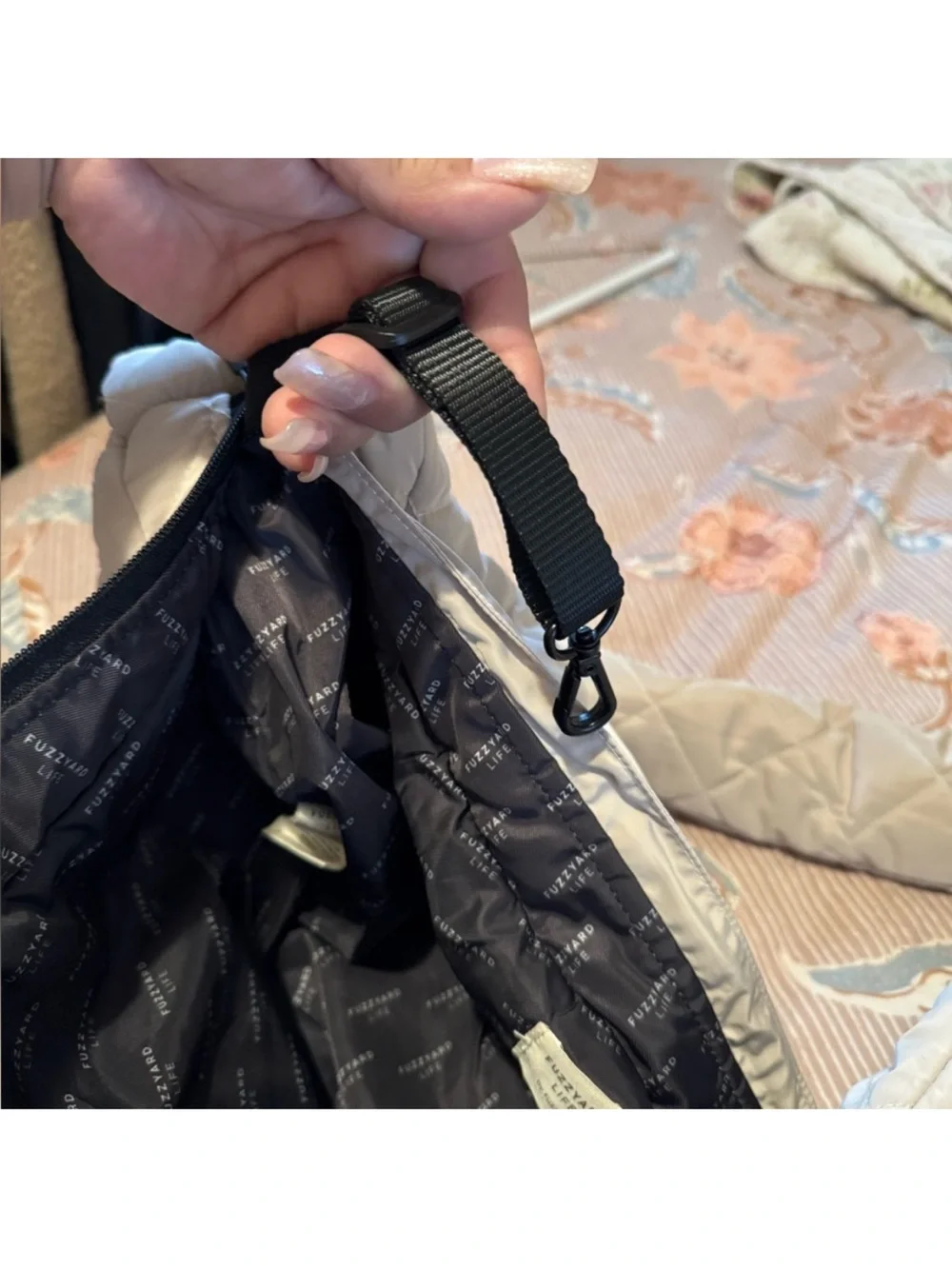 Fuzzyard luxe quilted sling carrier
